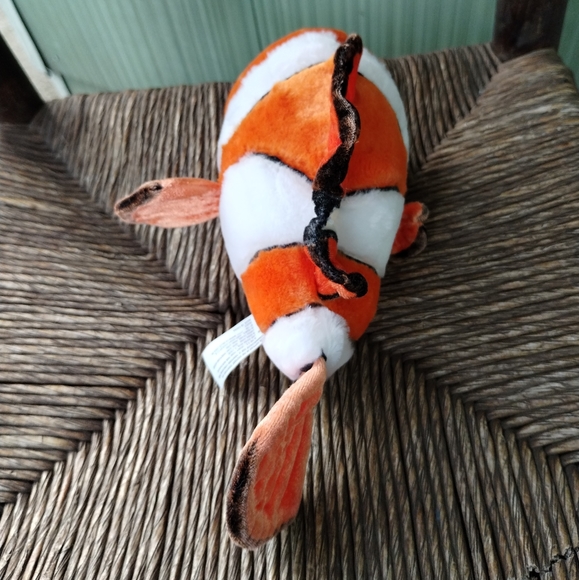 โDisney Parks Finding Nemo 9" Plush Stuffed Animal Orange Clown Fish - Picture 9 of 13